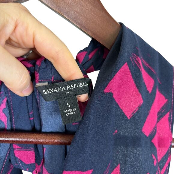 Banana Republic Blue Pink Print Tank Top Women's Small Career Business - Picture 7 of 7